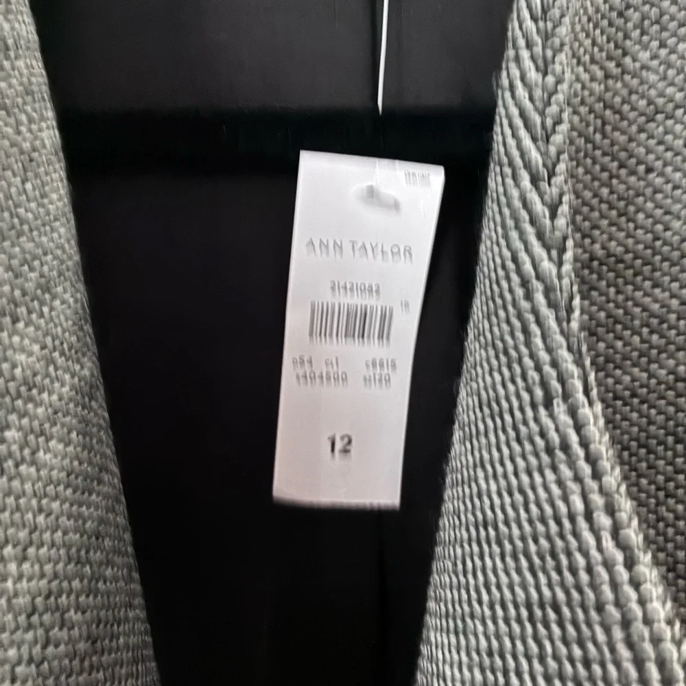 NWT Ann Taylor Gray Asymmetrical Blazer with Modern Design - Picture 4 of 4